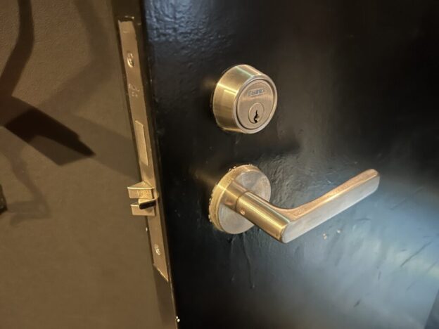 玄関ドア鍵