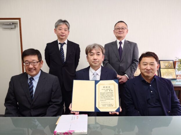 弊社社員　永年勤続表彰受賞の画像| ガラス・サッシの事なら大阪の株式会社山田硝子店へ